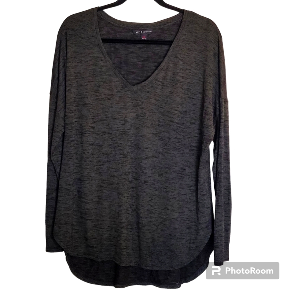 Rock & Republic Vintage Black and Gray V-Neck Top Size XL